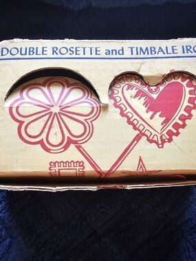 Vintage Nortic Rosette Iron